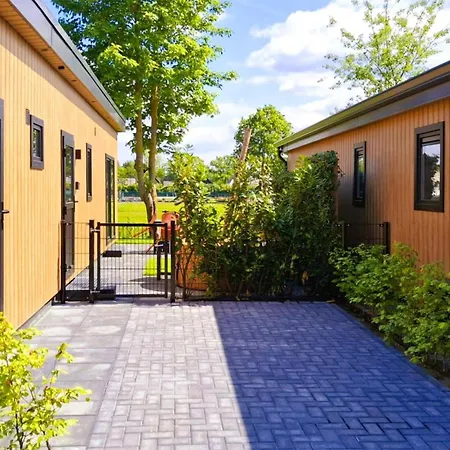 Ferienhaus Luxuriöses 2-zimmer-haus In *